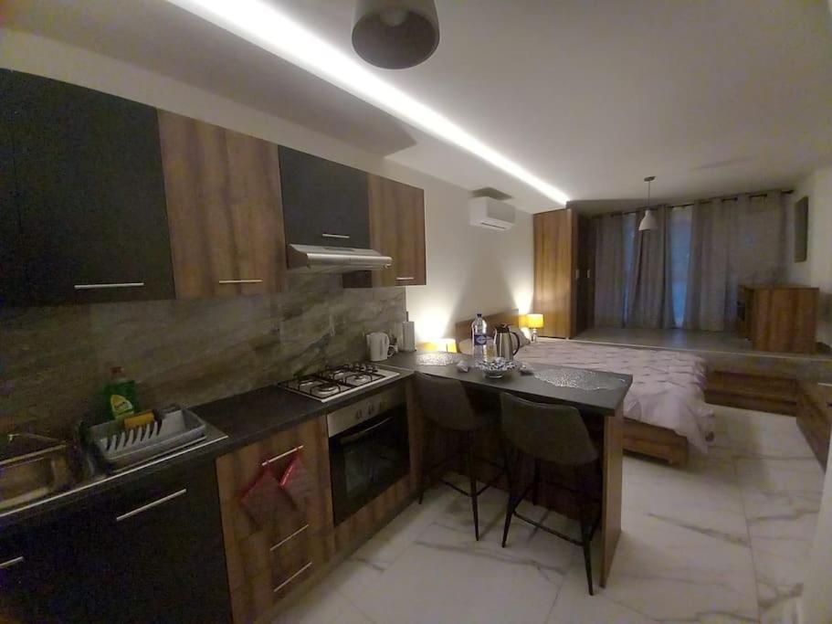 Brand New 1 Bedroom Studio Flat Gudja エクステリア 写真